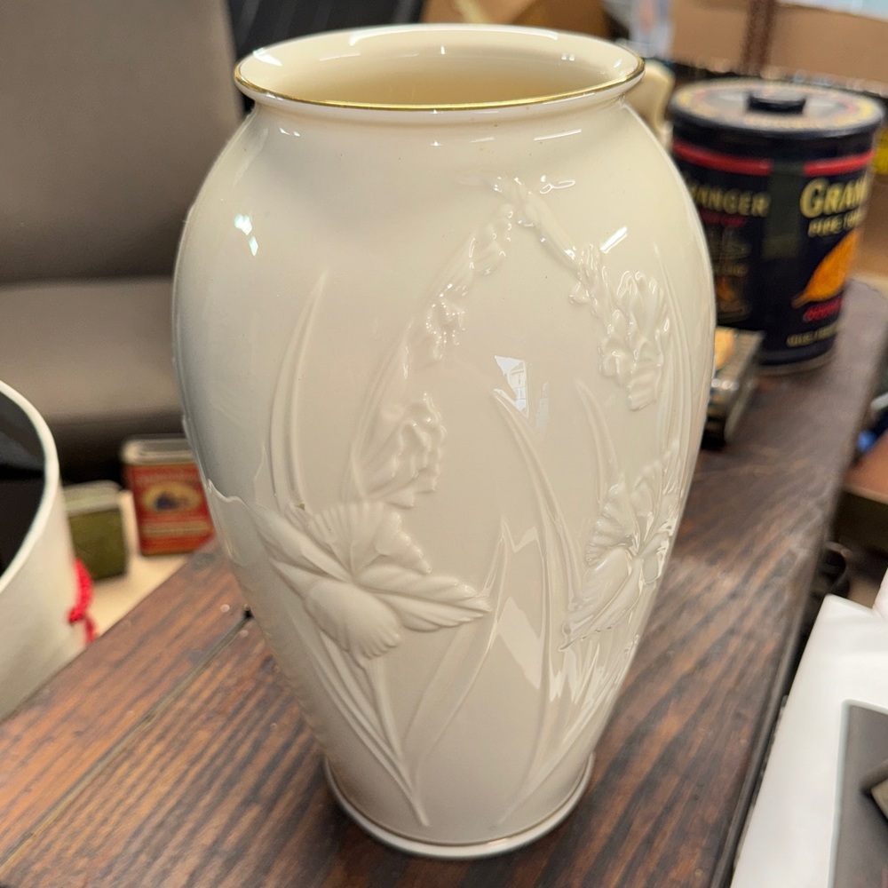 Vintage - Large    Lenox Vase. Floral accents, Cream ceramic glass wGold trim,